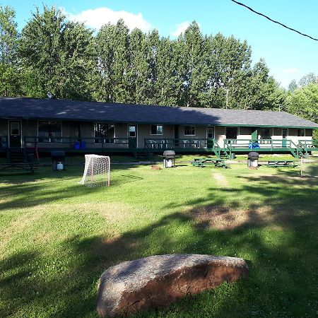 Chalkley'S Sandy Bay Cottage Resort Nipissing Beach Bagian luar foto