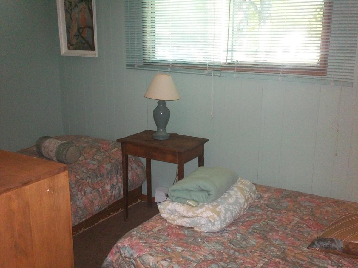 Chalkley'S Sandy Bay Cottage Resort Nipissing Beach Ruang foto