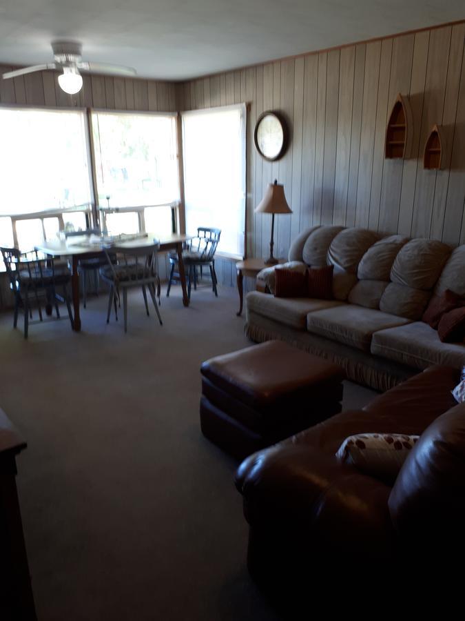 Chalkley'S Sandy Bay Cottage Resort Nipissing Beach Bagian luar foto