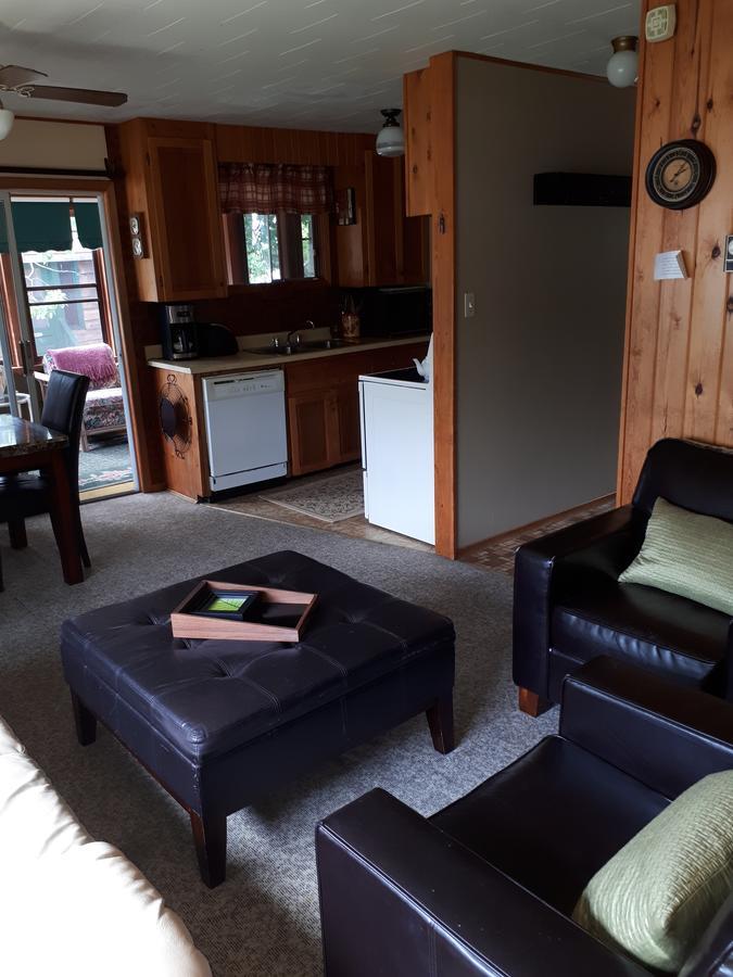 Chalkley'S Sandy Bay Cottage Resort Nipissing Beach Bagian luar foto