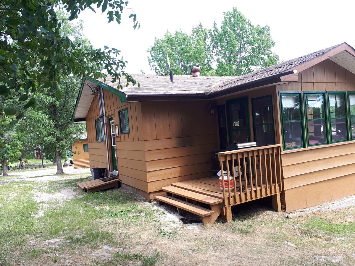 Chalkley'S Sandy Bay Cottage Resort Nipissing Beach Bagian luar foto