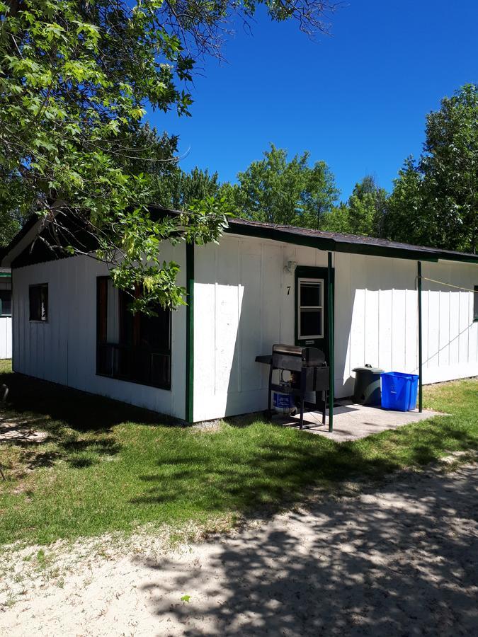 Chalkley'S Sandy Bay Cottage Resort Nipissing Beach Bagian luar foto